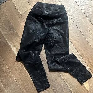 Shimmering Black Leggings